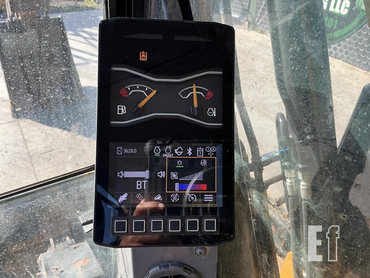 2021-caterpillar-310-image-15