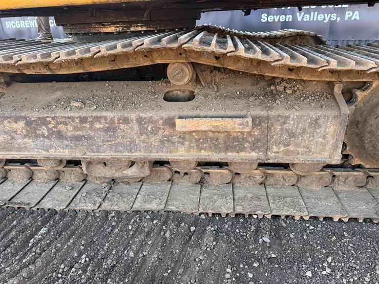 deere-200c-lc-image-18