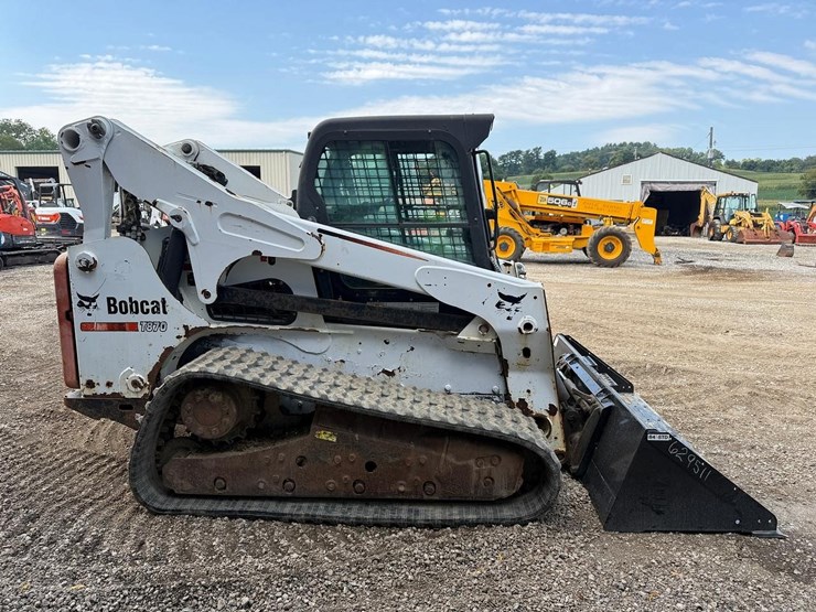 bobcat-t870-image-5