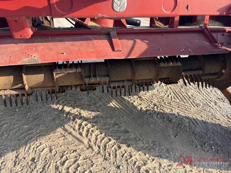 new-holland-h7550-image-8
