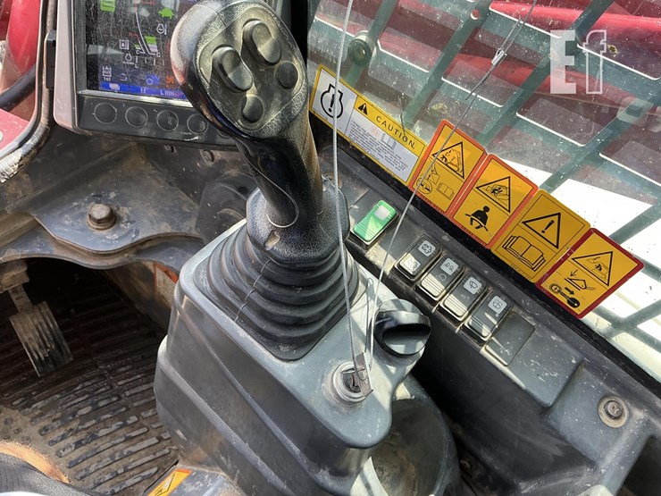 2020-takeuchi-tl8r2-image-16