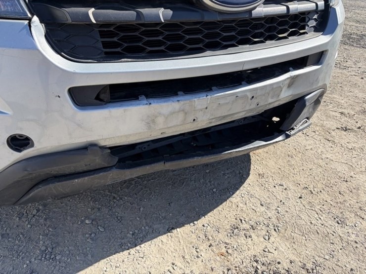 2016-ford-explorer-image-15