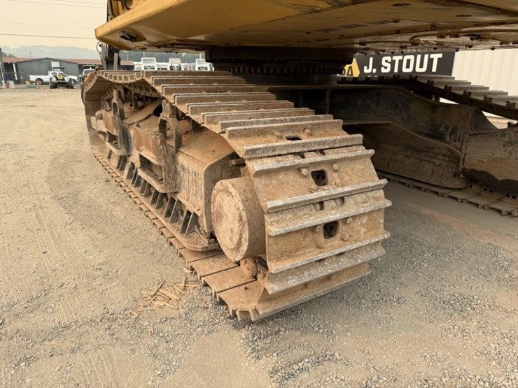 2013-caterpillar-568-image-18