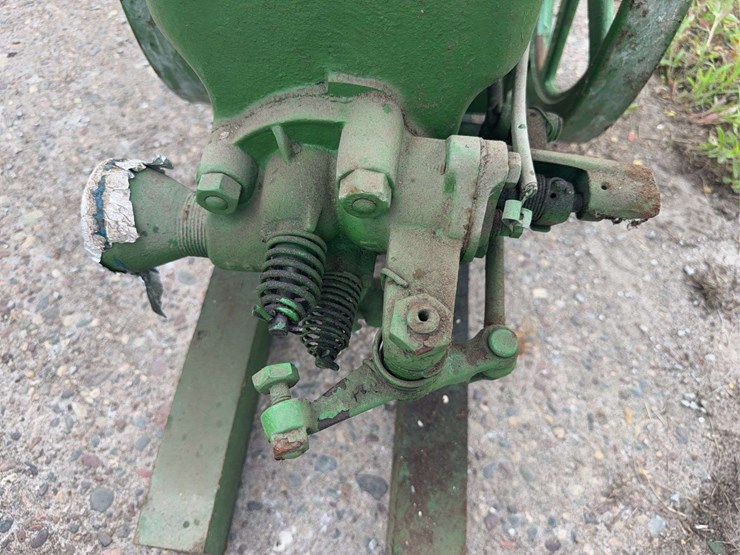 john-deere-112-image-7