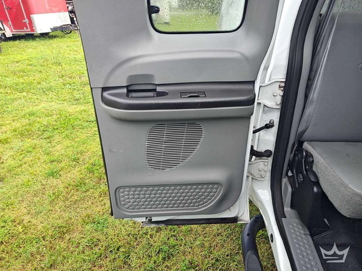 2006-ford-f350-image-28