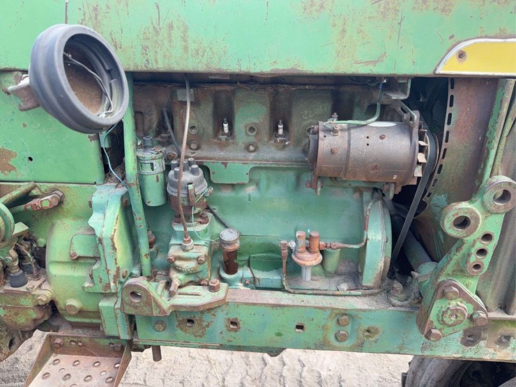 john-deere-3010-image-23