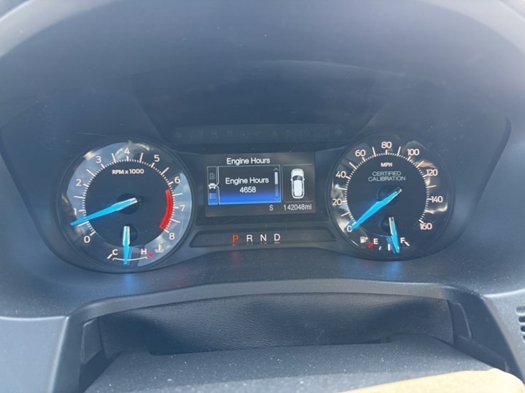 2017-ford-explorer-image-24