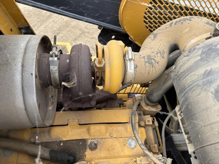 2013-deere-210k-ep-image-46