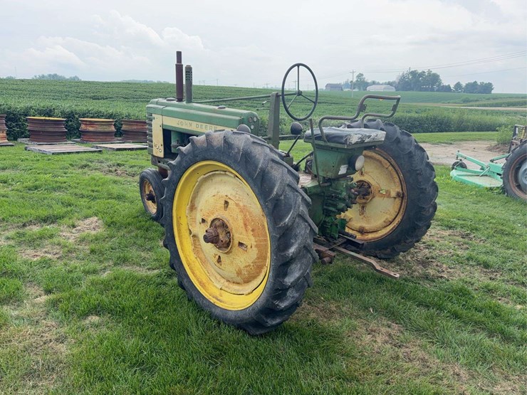john-deere-b-image-3
