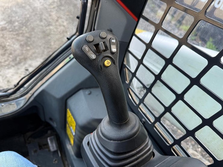 2020-bobcat-t76-image-20
