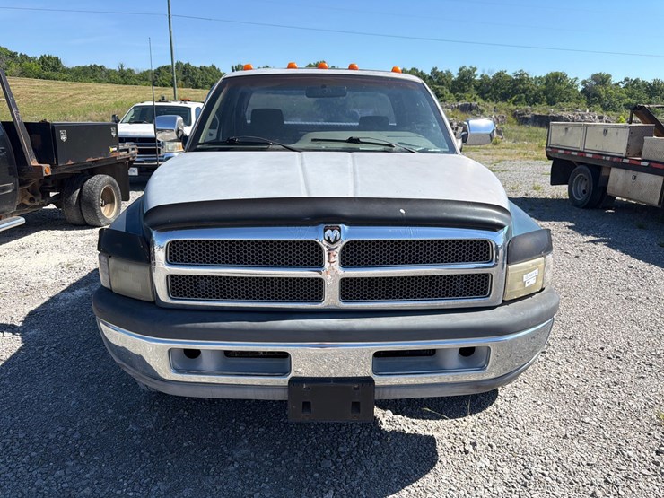 1996-dodge-ram-3500-image-2