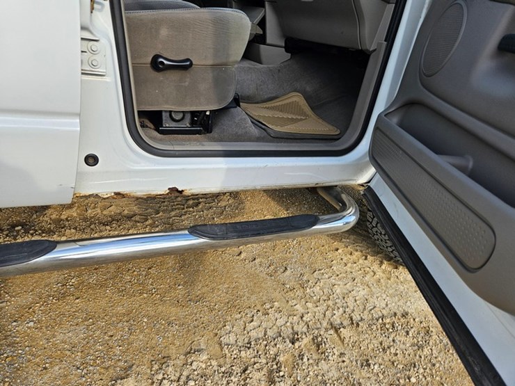 2004-dodge-ram-2500-image-24