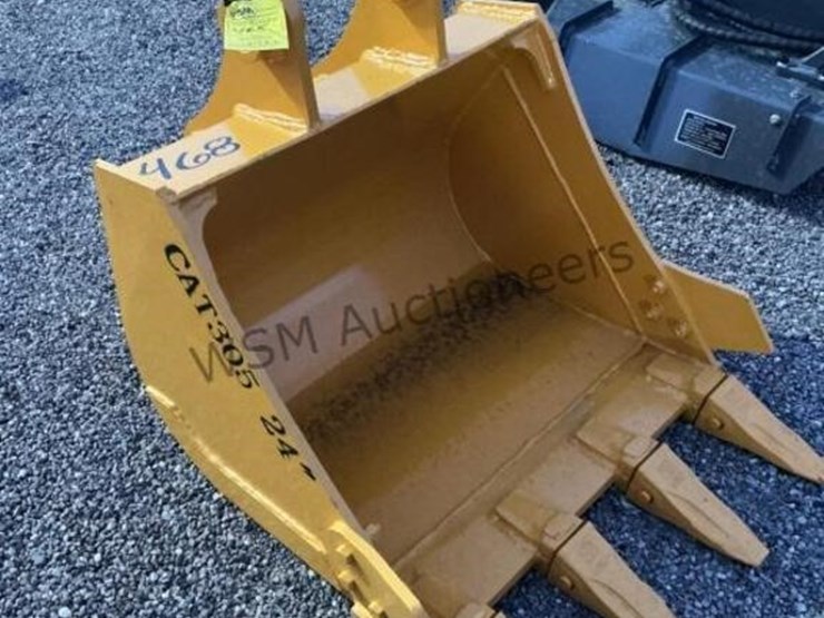 caterpillar-305-image-1