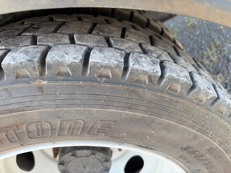 2012-ford-f550-image-4