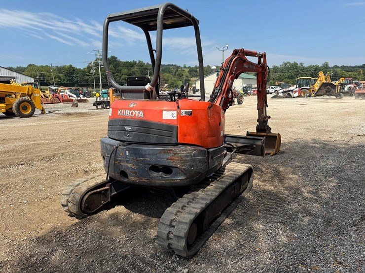 2011-kubota-u35-image-4