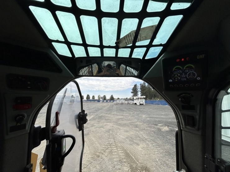 2023-caterpillar-299d3-xe-image-21