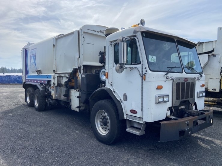 2012-peterbilt-320-image-7