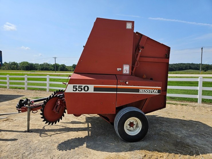 hesston-550-image-2