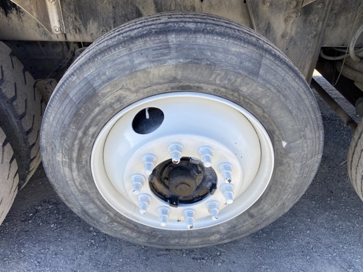 2004-kenworth-w900-image-36