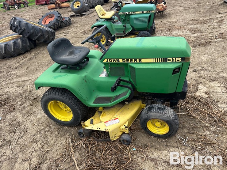 john-deere-318-image-4