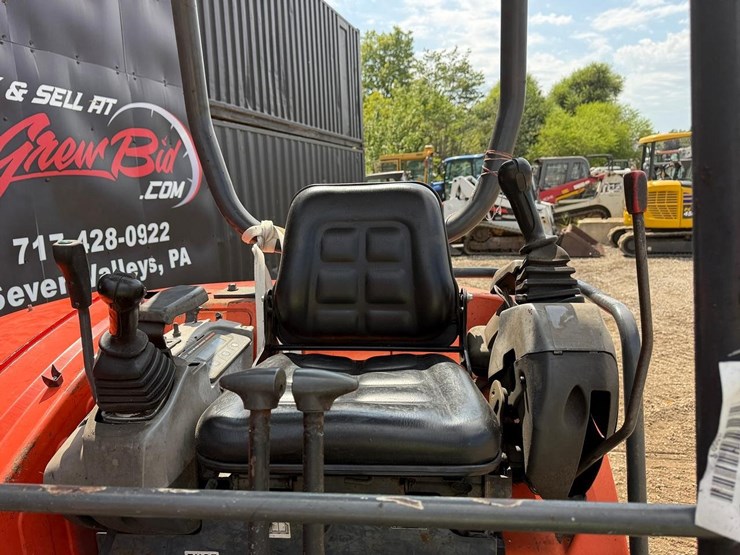2011-kubota-u35-image-18