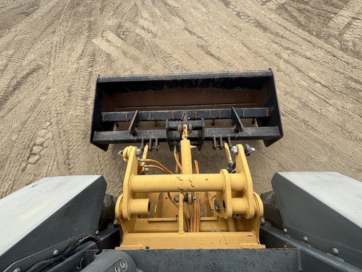 2013-deere-210k-ep-image-41