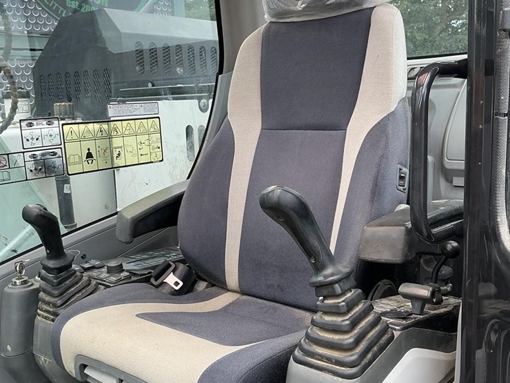 2020-bobcat-e145-image-15