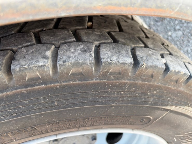 2012-ford-f550-image-8