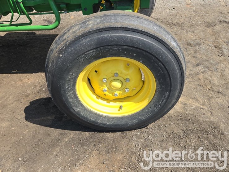 2016-john-deere-5055e-image-12