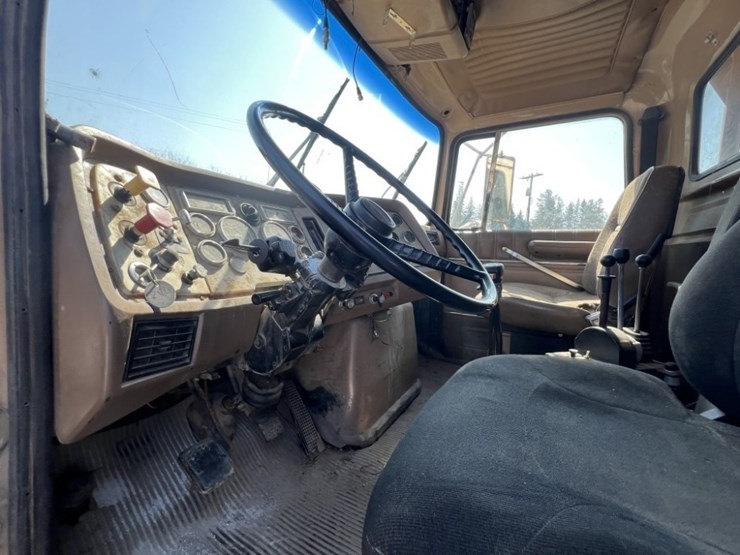 1991-ford-lt9000-image-16