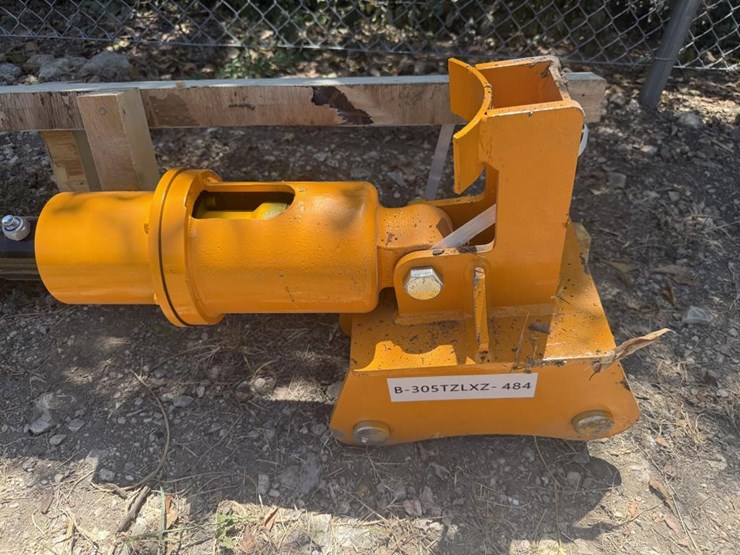 #52-•-cat305-16"-excavator-auger-image-2