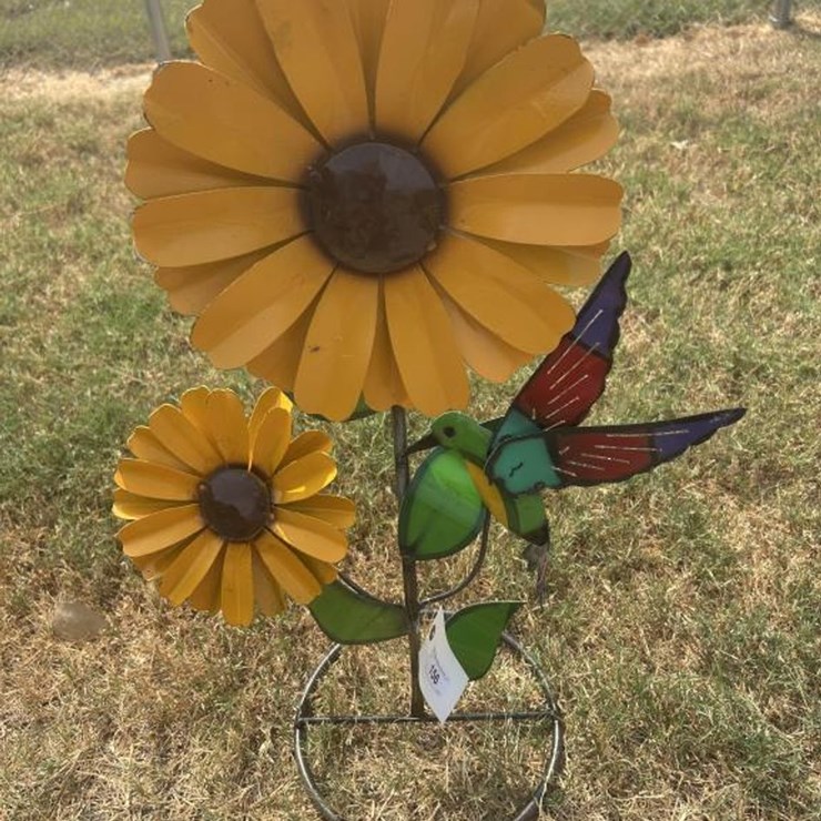 #156 • Metal Art - Sunflower Arrangment w/Hummingbird