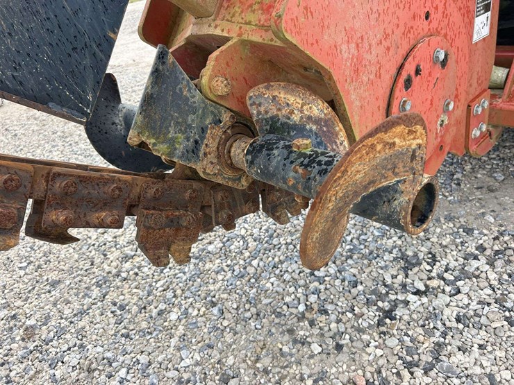 2012-ditch-witch-rt80-image-22