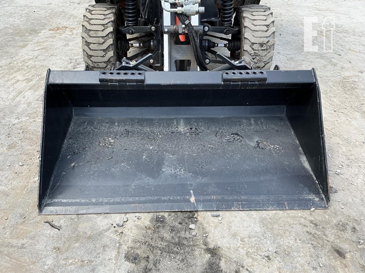 2022-bobcat-toolcat-uw56-image-9