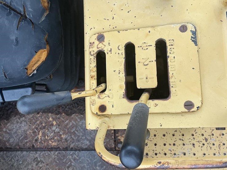 1994-caterpillar-939-image-14