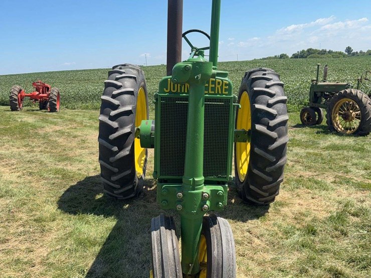john-deere-b-image-8