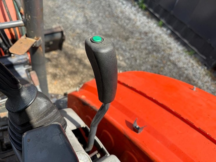 2011-kubota-u35-image-21