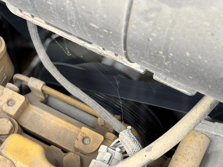 2013-deere-210k-ep-image-47