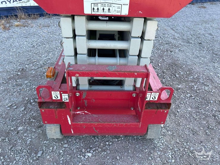 mec-scissor-lift-image-11