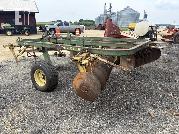 john-deere-210-image-2