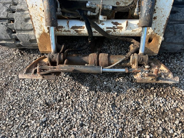 2014-bobcat-t750-image-9