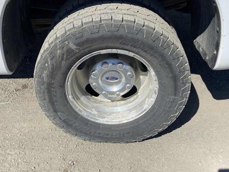 2011-ford-f350-image-35
