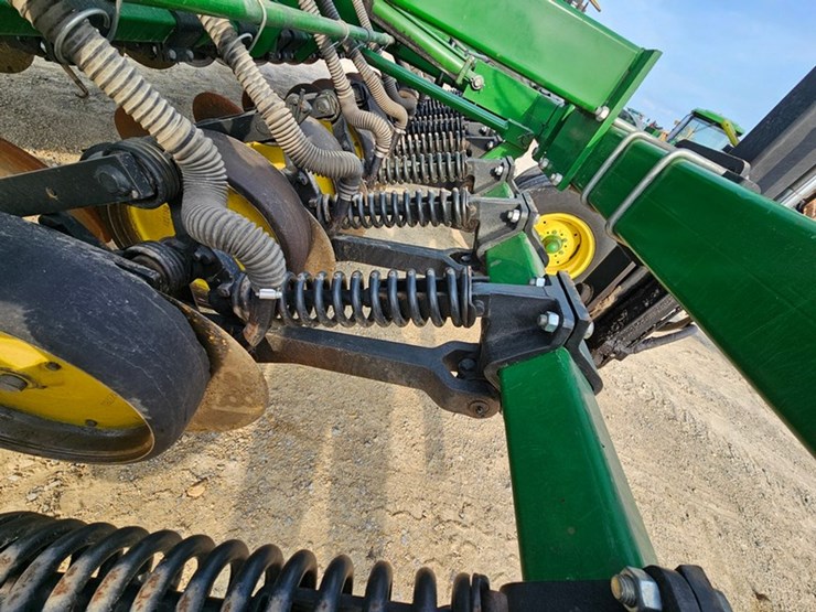 john-deere-750-image-21