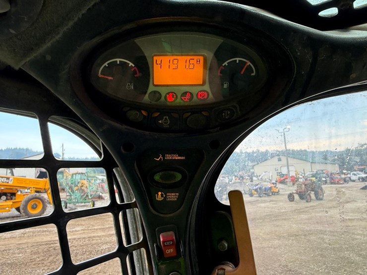 2013-bobcat-t650-image-24