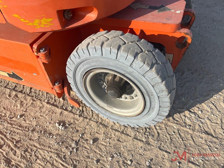 jlg-e300ajp-image-13