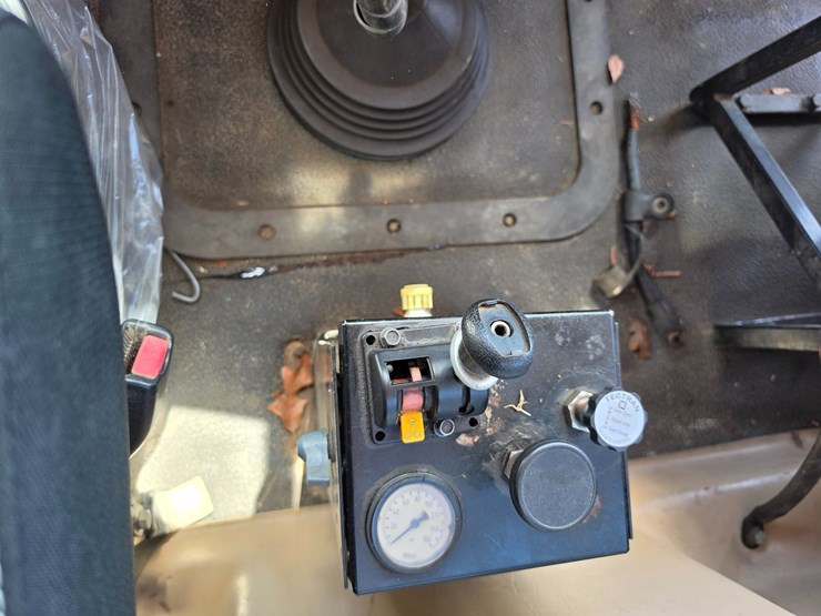#26510-•-2006-mack-ct713-triaxle-dump-truck-image-109