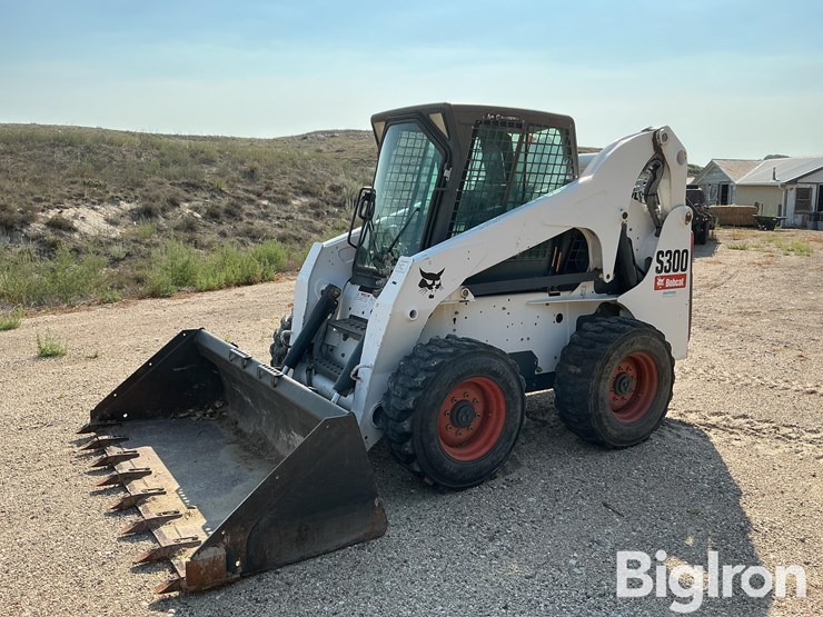 2007-bobcat-s300-image-1