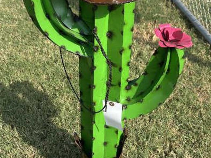 #146-•-metal-art---medium-cowboy-cactus-image-1
