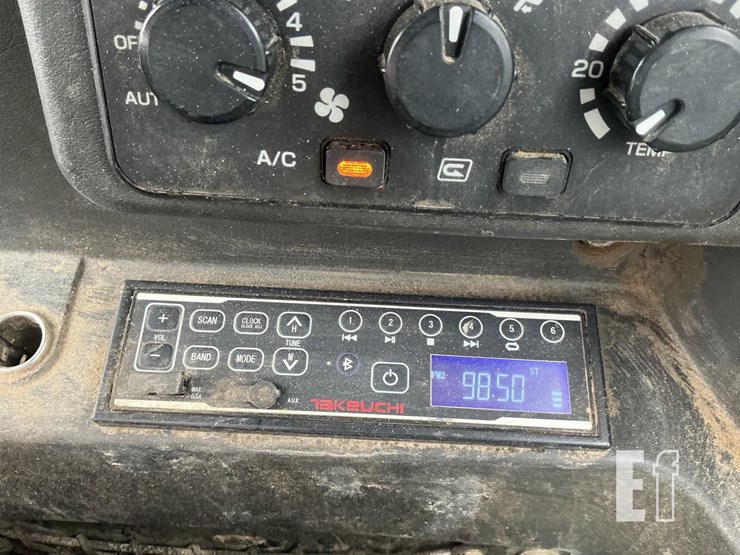 2021-takeuchi-tb290-image-14