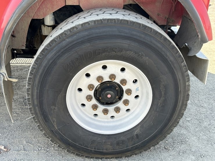 2005-kenworth-w900-image-38